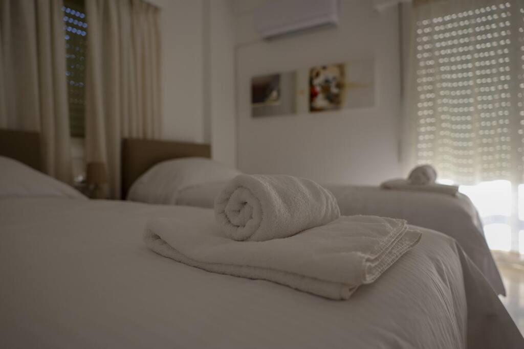 Cozy 2 Bdr Free Parking Wifi Apartment *