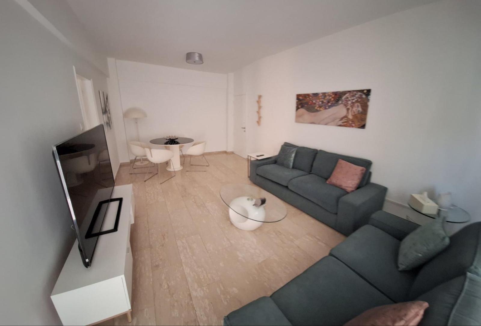 Cozy 2 Bdr Free Parking Wifi Apartment *