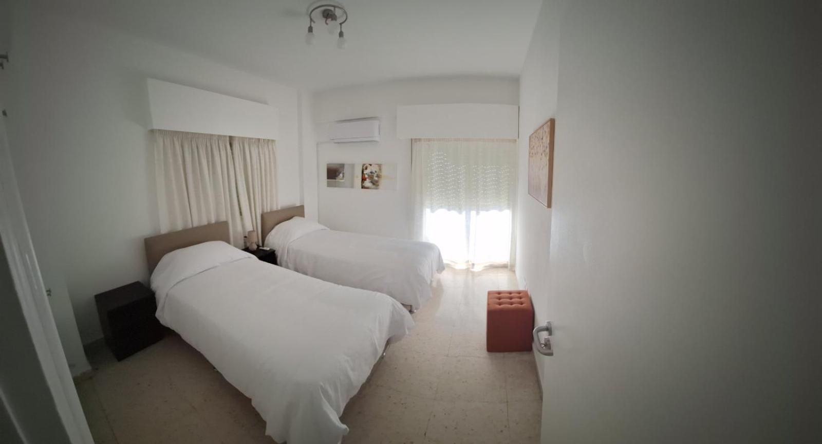 Cozy 2 Bdr Free Parking Wifi Apartment Nikosia